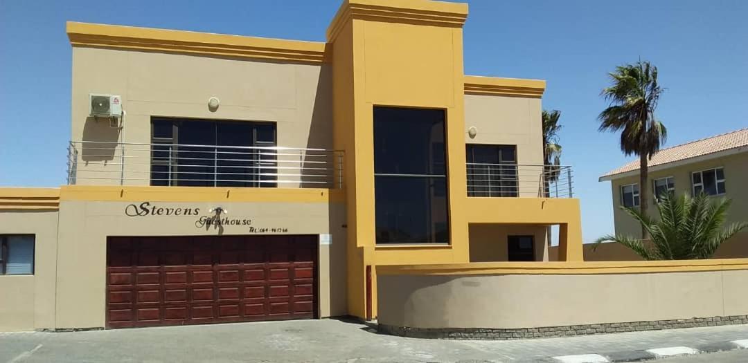 Stevens Guesthouse Swakopmund Exterior photo